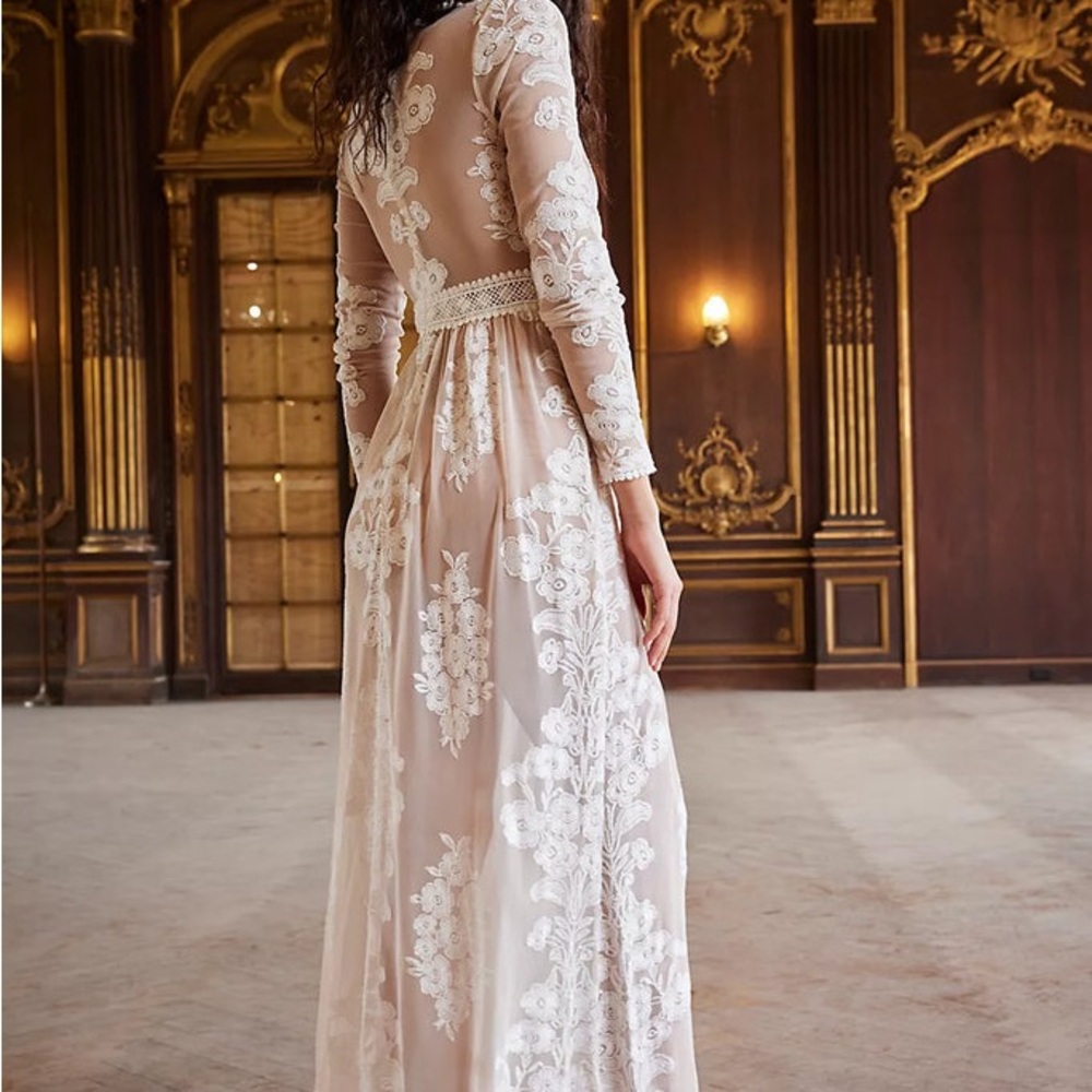 For Love And Lemons Elegant Cream Lace Gown - Picture 2 of 3